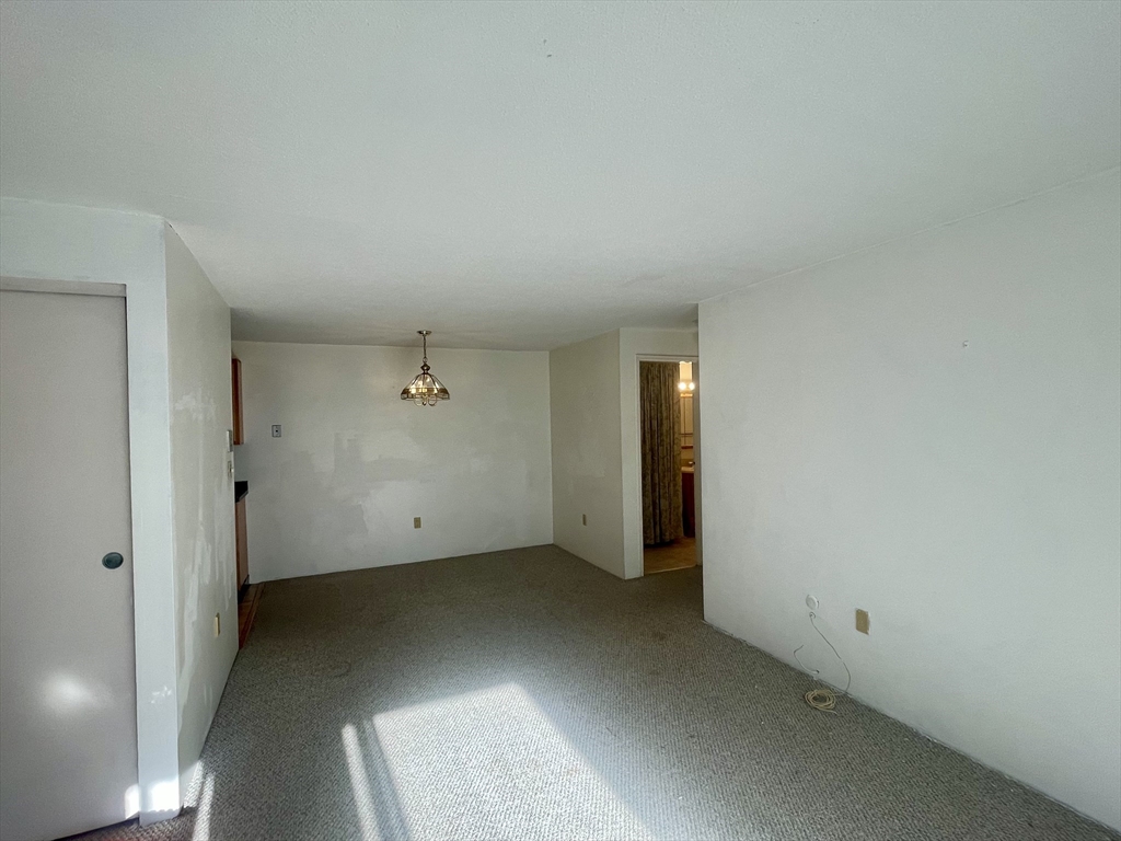 1 bed, 1 bath apartment for rent at 9 Village Rock Ln Unit 11, Natick — photo 5 of 18
