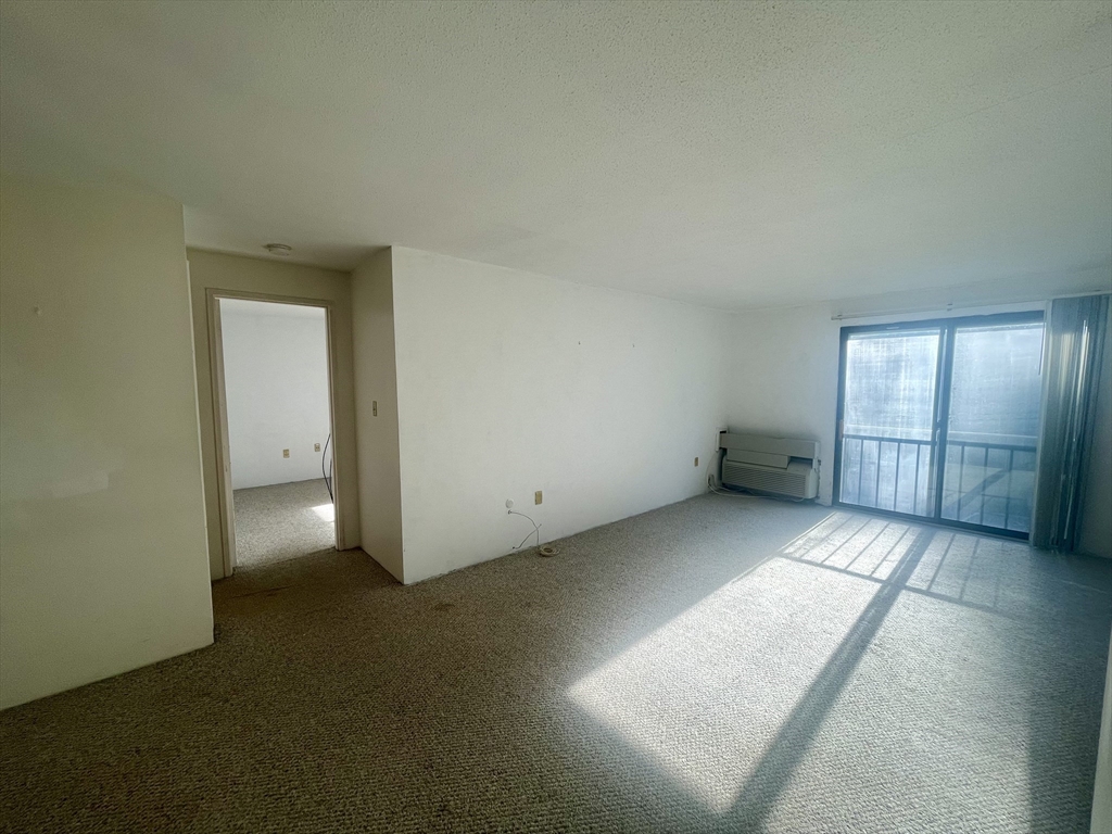 1 bed, 1 bath apartment for rent at 9 Village Rock Ln Unit 11, Natick — photo 3 of 18