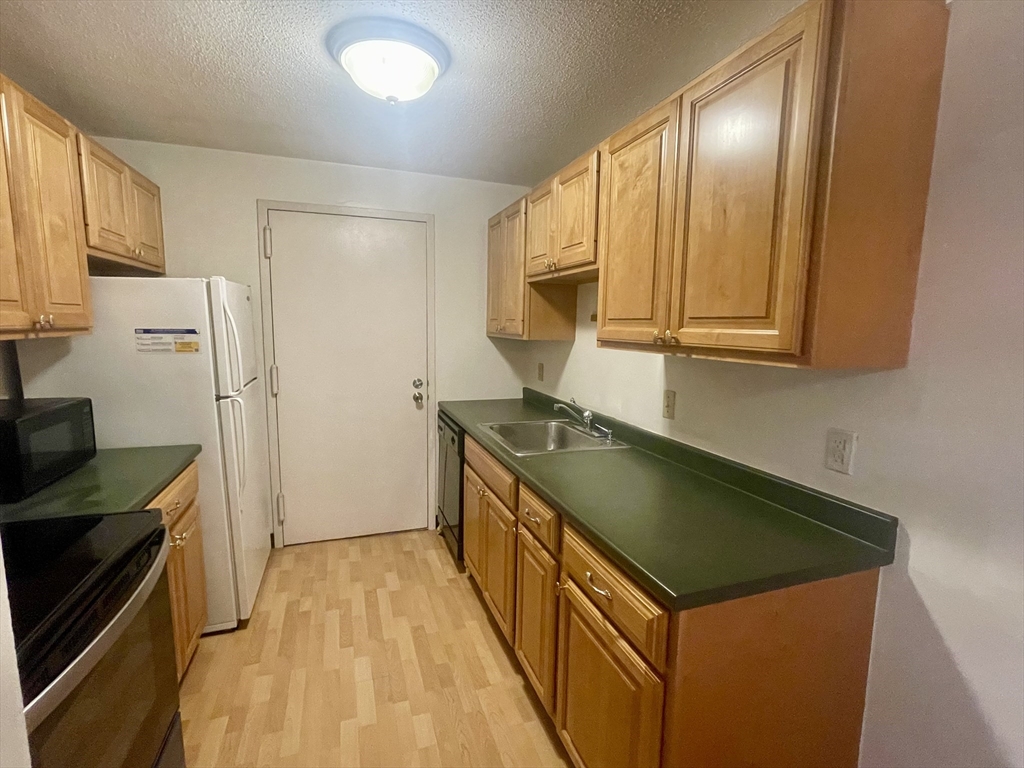 1 bed, 1 bath apartment for rent at 9 Village Rock Ln Unit 11, Natick — photo 9 of 18