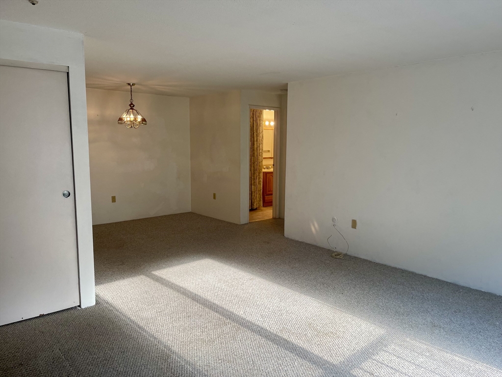 1 bed, 1 bath apartment for rent at 9 Village Rock Ln Unit 11, Natick — photo 12 of 18
