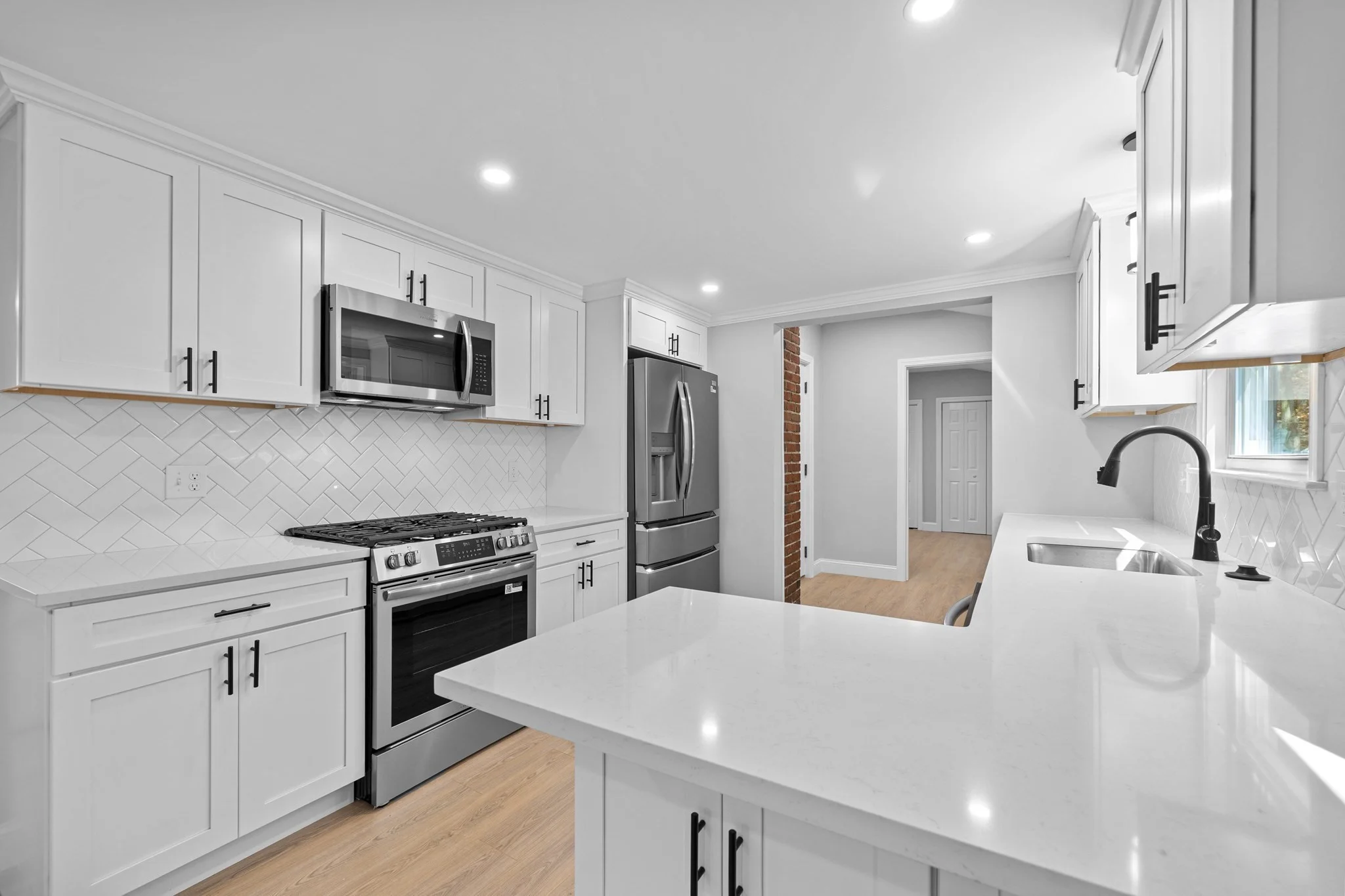 3 bed, 2 bath apartment for rent at 9 Walden Pond Ave, Saugus — photo 8 of 23