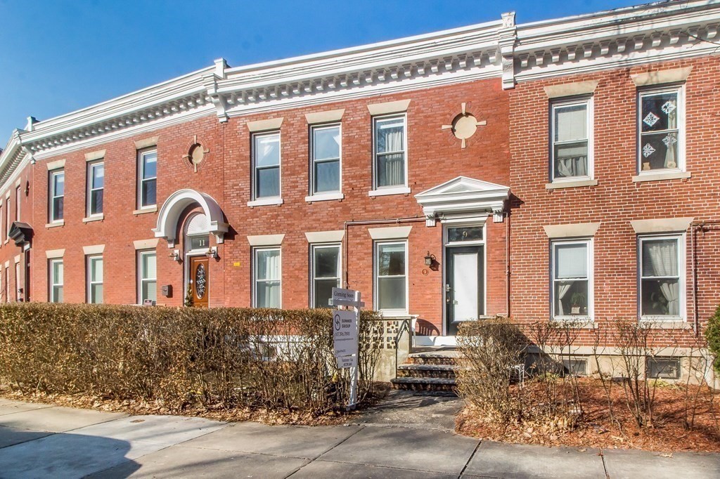 3 bed, 1 bath apartment for rent at 9 Wallingford Rd Unit 2, Brighton — photo 1 of 13