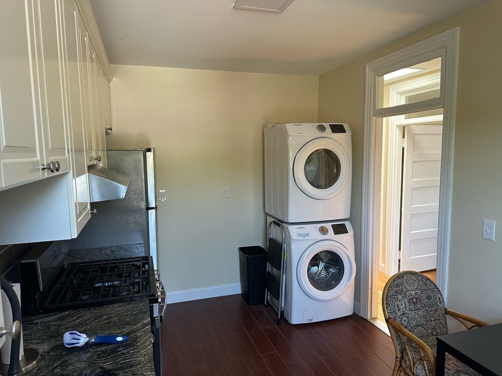 3 bed, 1 bath apartment for rent at 9 Wallingford Rd Unit 2, Brighton — photo 5 of 13