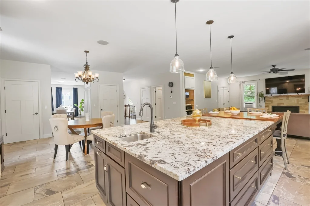 5 bed, 4+ bath apartment for rent at 9 Washington Ave, Woburn — photo 11 of 40