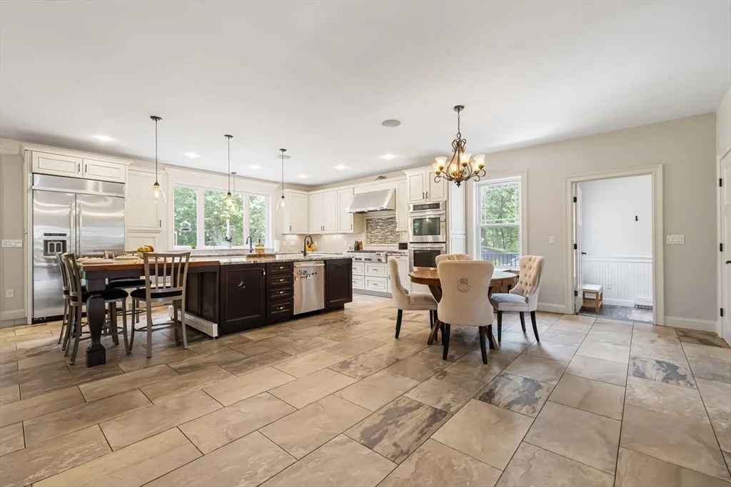 5 bed, 4+ bath apartment for rent at 9 Washington Ave, Woburn — photo 8 of 40