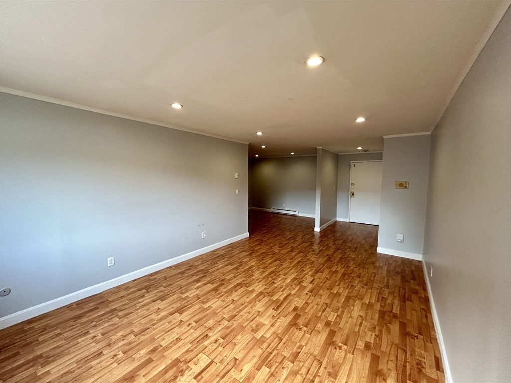 2 bed, 1 bath apartment for rent at 9 Weld St Unit 14, Framingham — photo 2 of 10