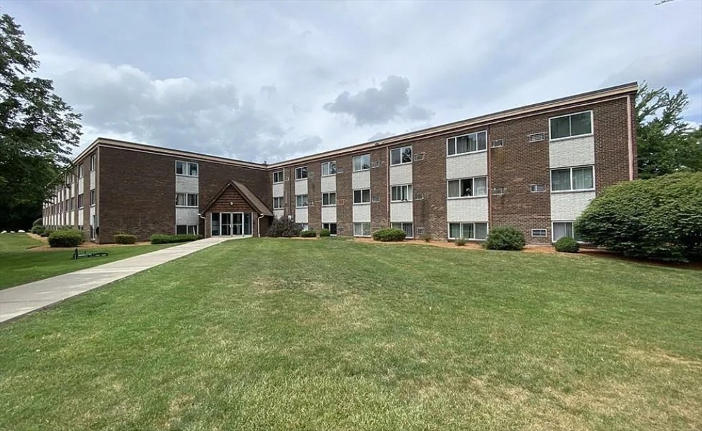 2 bed, 1 bath apartment for rent at 9 Weld St Unit 14, Framingham — photo 10 of 10