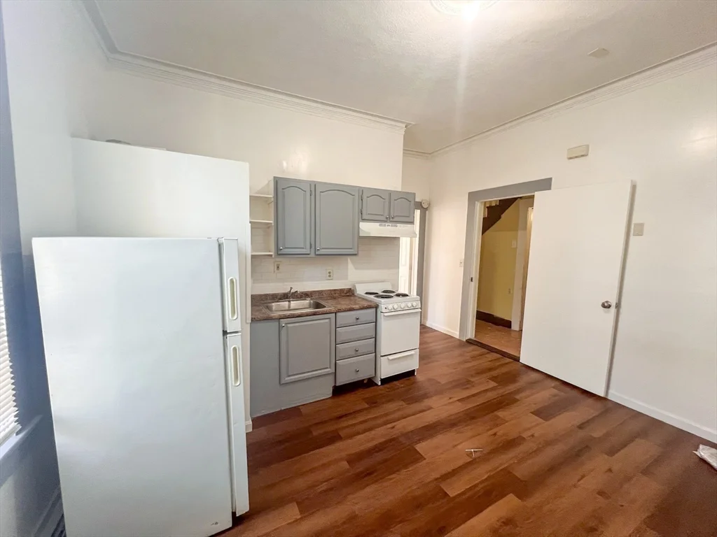 Studio bed, 1 bath apartment for rent at 9 Weld Unit 1, Jamaica Plain — photo 6 of 7