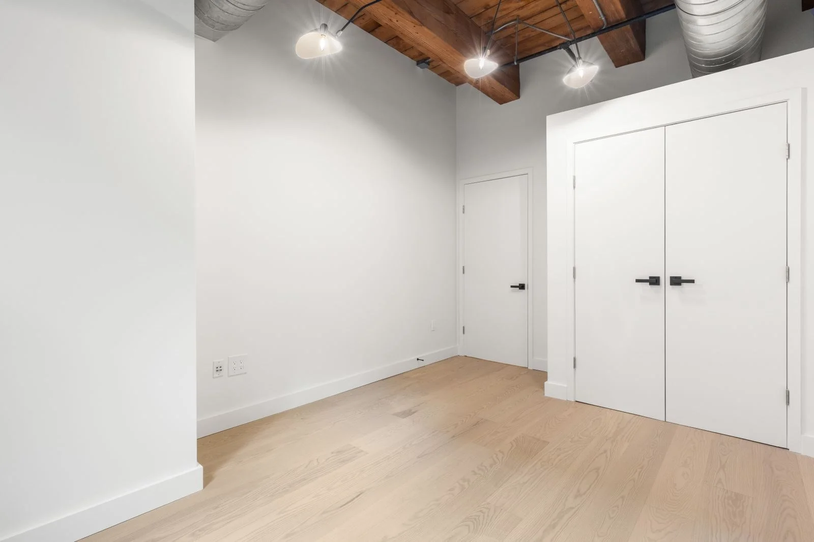 2 bed, 2 bath apartment for rent at 9 West Broadway Unit 402, South Boston — photo 18 of 35