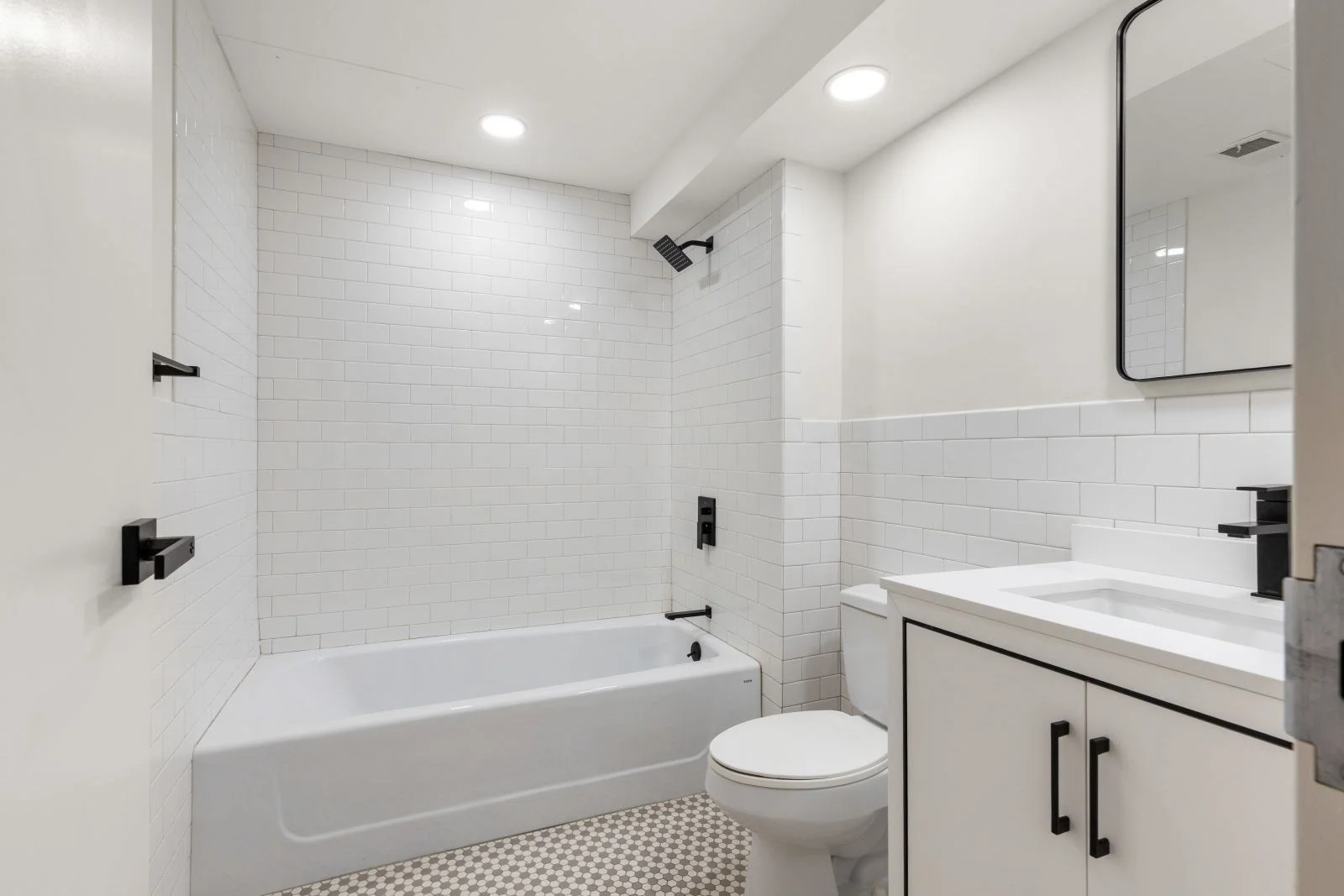 2 bed, 2 bath apartment for rent at 9 West Broadway Unit 402, South Boston — photo 20 of 35