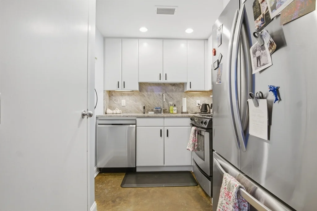 1 bed, 1 bath apartment for rent at 9 W Broadway Unit 415, South Boston — photo 3 of 27