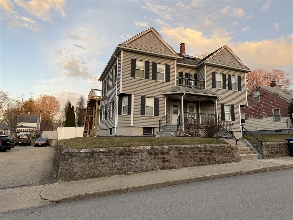 1 bed, 1 bath apartment for rent at 9 Whitcomb St Unit 2L, Webster — photo 1 of 8