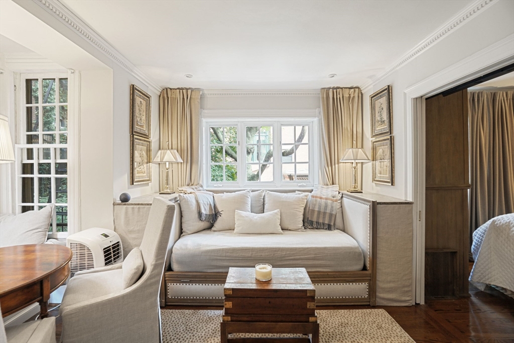 1 bed, 1 bath apartment for rent at 9 Willow St Unit 22, Beacon Hill