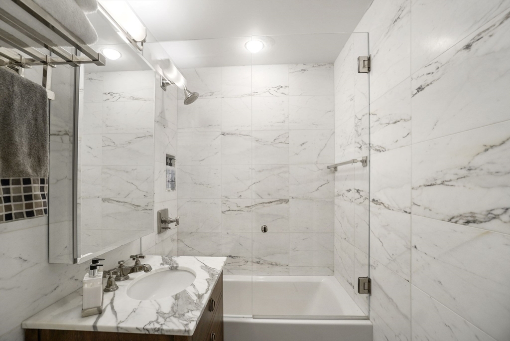 1 bed, 1 bath apartment for rent at 9 Willow St Unit 22, Beacon Hill — photo 10 of 21