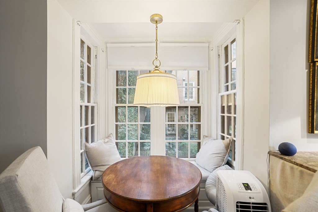 1 bed, 1 bath apartment for rent at 9 Willow St Unit 22, Beacon Hill — photo 4 of 21