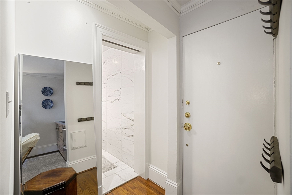 1 bed, 1 bath apartment for rent at 9 Willow St Unit 22, Beacon Hill — photo 8 of 21