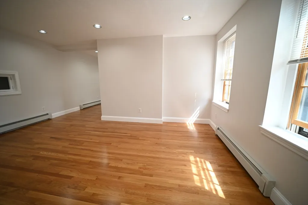 2 bed, 1 bath apartment for rent at 9 Winchester St Unit 5, Back Bay — photo 2 of 9