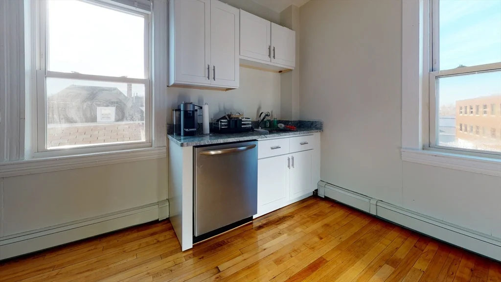 2 bed, 1 bath apartment for rent at 9 Winship Unit 3, Brighton — photo 3 of 10