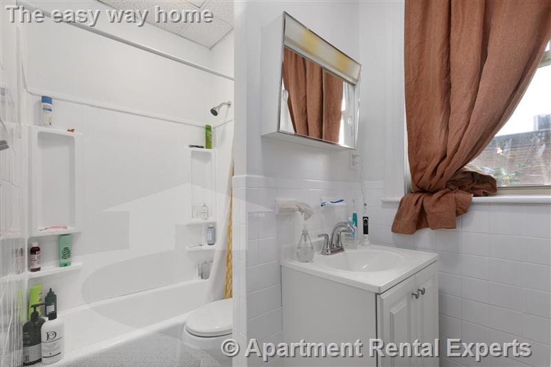 3 bed, 1 bath apartment for rent at 9 Woodbridge St Unit 11, Davis Square — photo 8 of 10