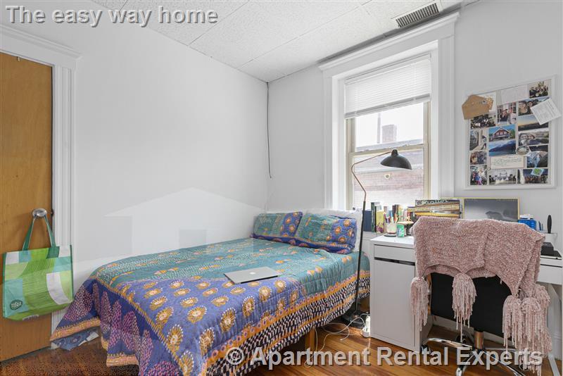 3 bed, 1 bath apartment for rent at 9 Woodbridge St Unit 11, Davis Square — photo 4 of 10