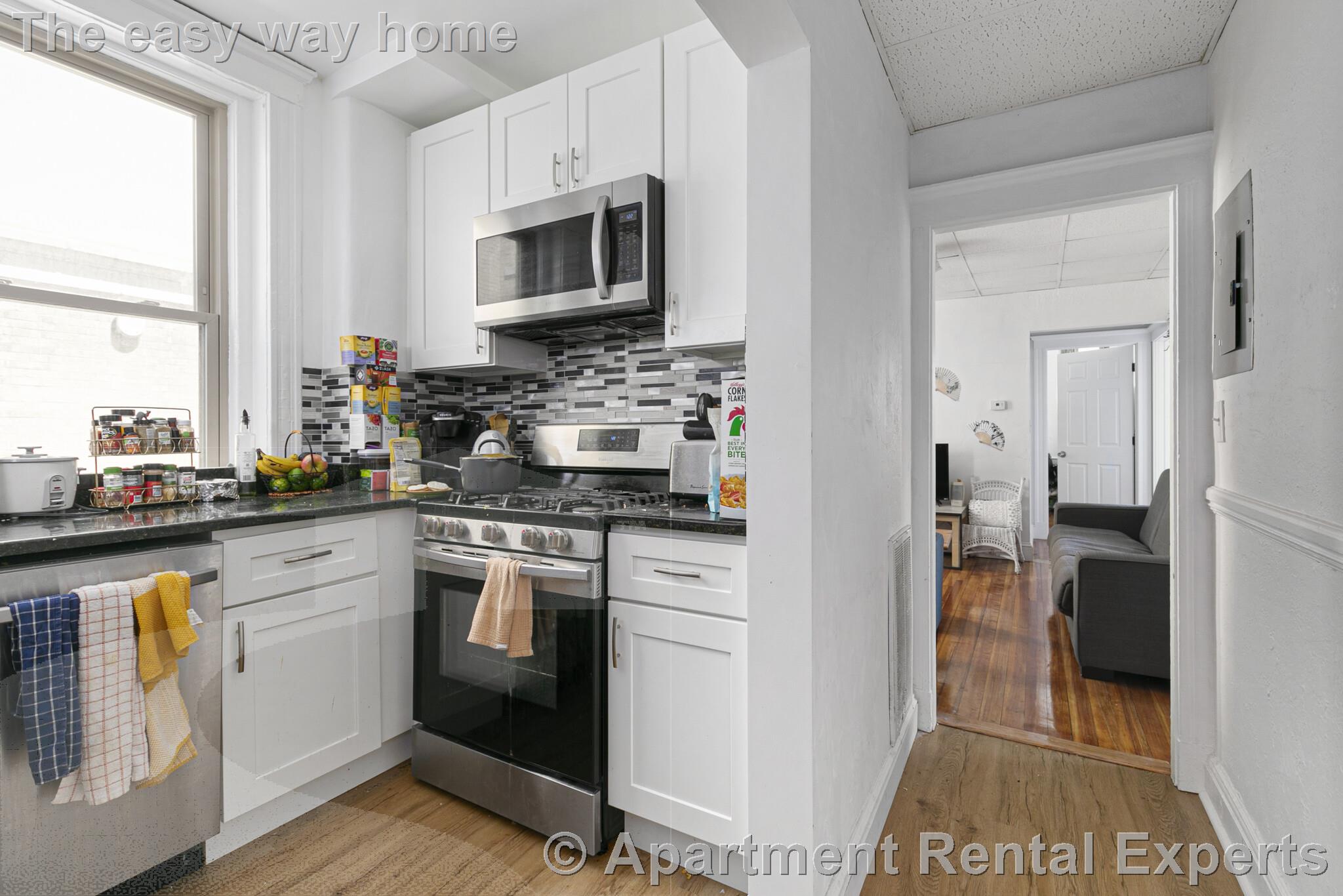 3 bed, 1 bath apartment for rent at 9 Woodbridge St Unit 7, Davis Square — photo 2 of 9