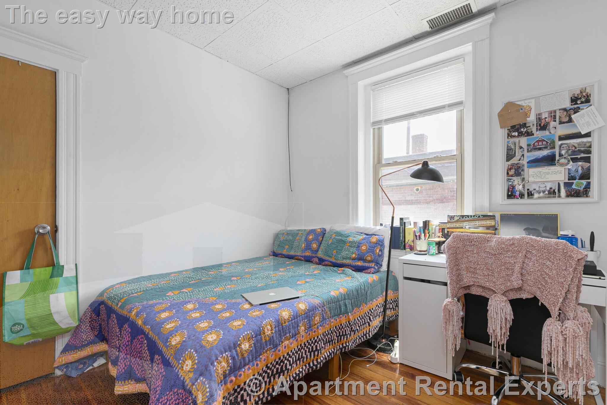 3 bed, 1 bath apartment for rent at 9 Woodbridge St Unit 7, Davis Square — photo 5 of 9