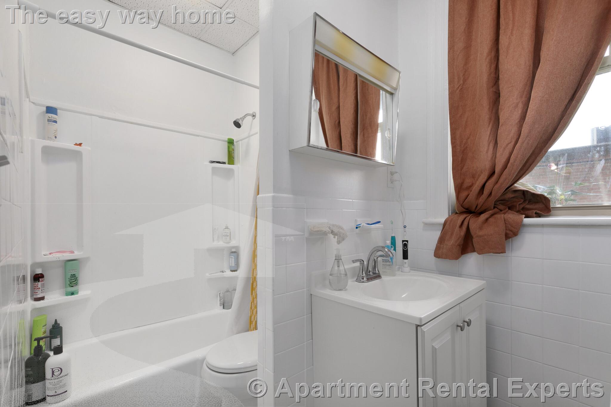 3 bed, 1 bath apartment for rent at 9 Woodbridge St Unit 7, Davis Square — photo 3 of 9