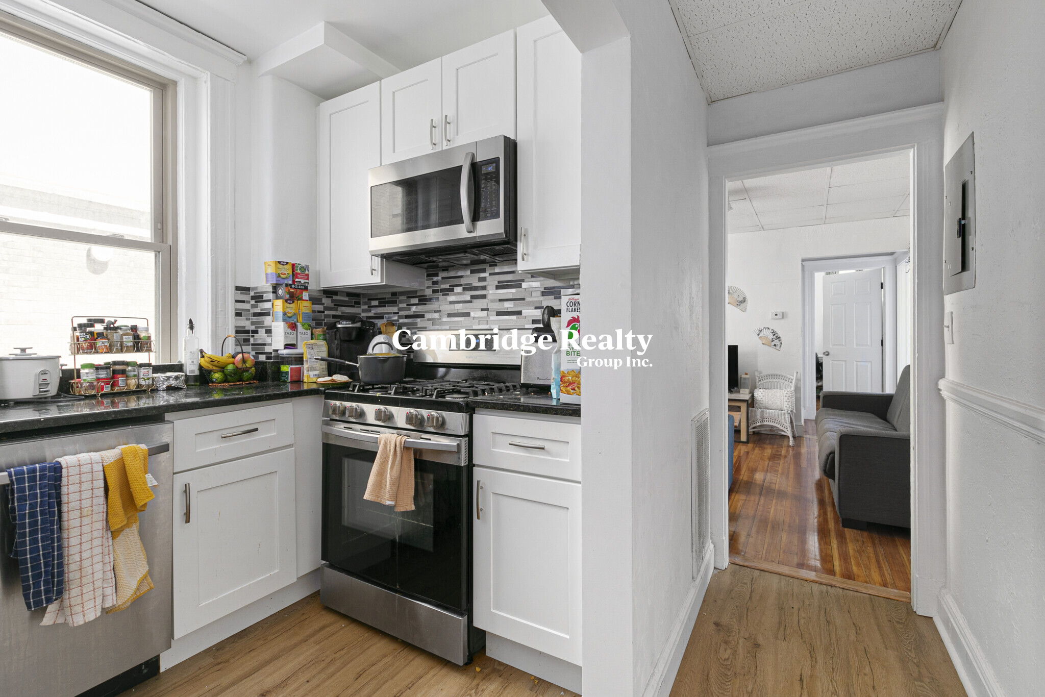 3 bed, 1 bath apartment for rent at 9 Woodbridge St Unit 9T, North Cambridge — photo 2 of 9