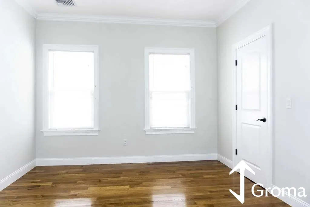 4 bed, 2 bath apartment for rent at 9 Woodside Ave Unit 1, Jamaica Plain — photo 3 of 10