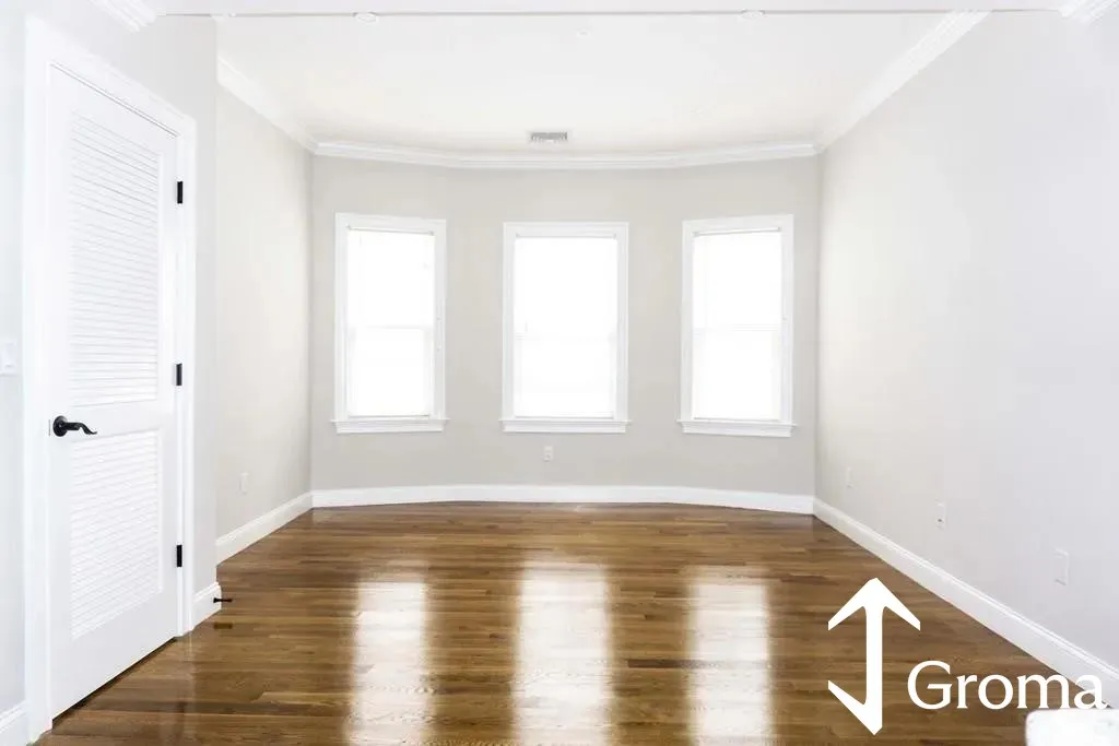 4 bed, 2 bath apartment for rent at 9 Woodside Ave Unit 1, Jamaica Plain — photo 5 of 10