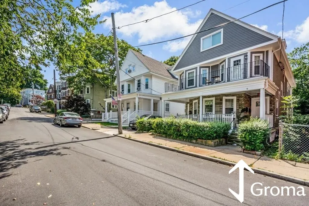 4 bed, 2 bath apartment for rent at 9 Woodside Ave Unit 1, Jamaica Plain — photo 9 of 10