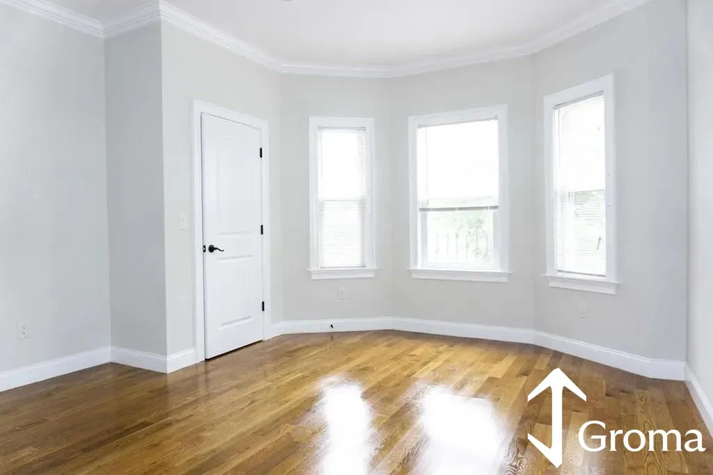 4 bed, 2 bath apartment for rent at 9 Woodside Ave Unit 1, Jamaica Plain — photo 2 of 10