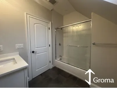 4 bed, 2 bath apartment for rent at 9 Woodside Ave Unit 1, Jamaica Plain — photo 6 of 10