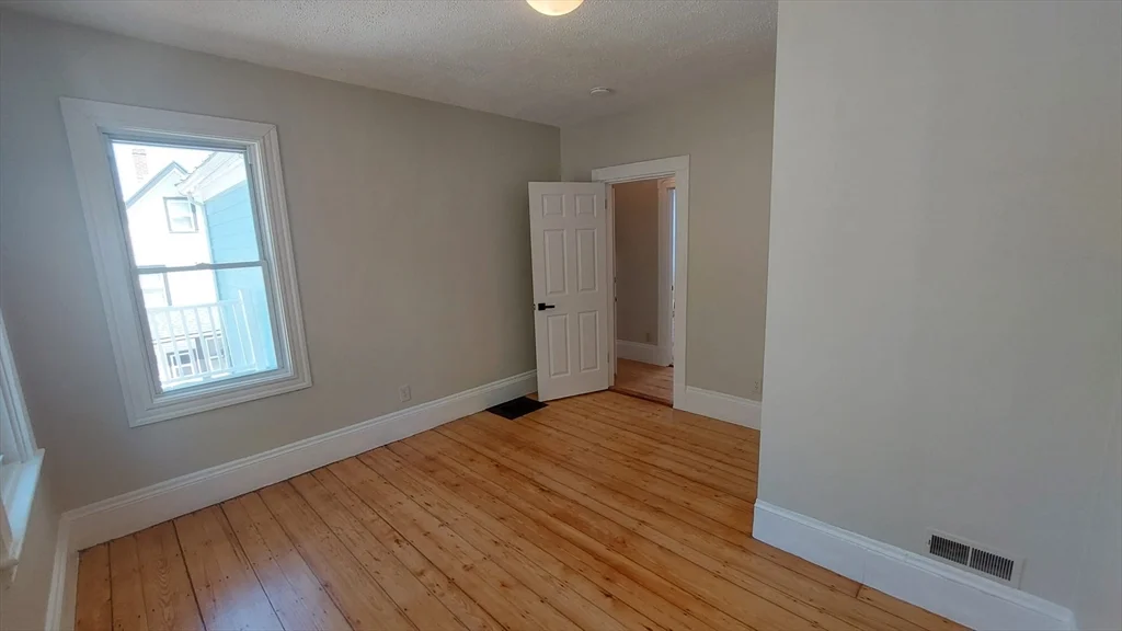 3 bed, 1 bath apartment for rent at 9 Woodville Park Unit 2, Roxbury — photo 11 of 19