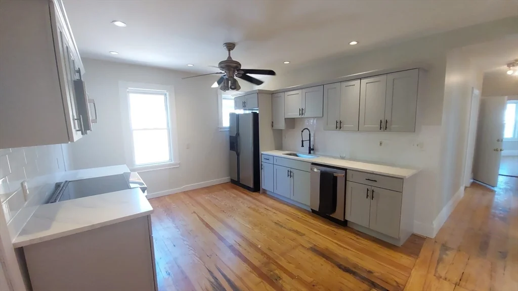3 bed, 1 bath apartment for rent at 9 Woodville Park Unit 2, Roxbury — photo 3 of 19