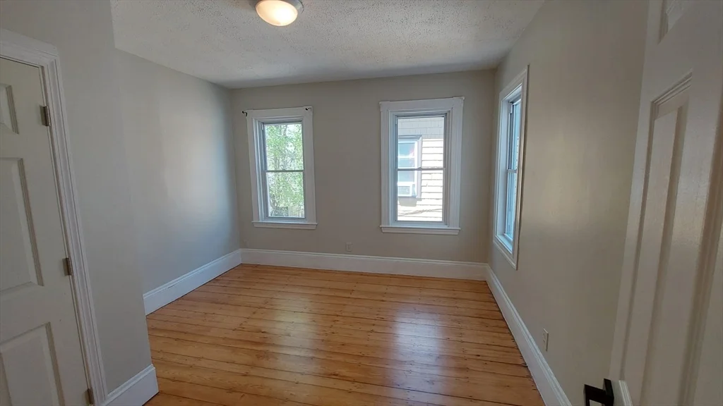 3 bed, 1 bath apartment for rent at 9 Woodville Park Unit 2, Roxbury — photo 12 of 19