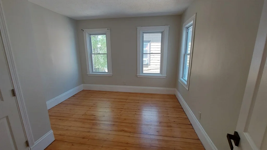 3 bed, 1 bath apartment for rent at 9 Woodville Park Unit 2, Roxbury — photo 6 of 19