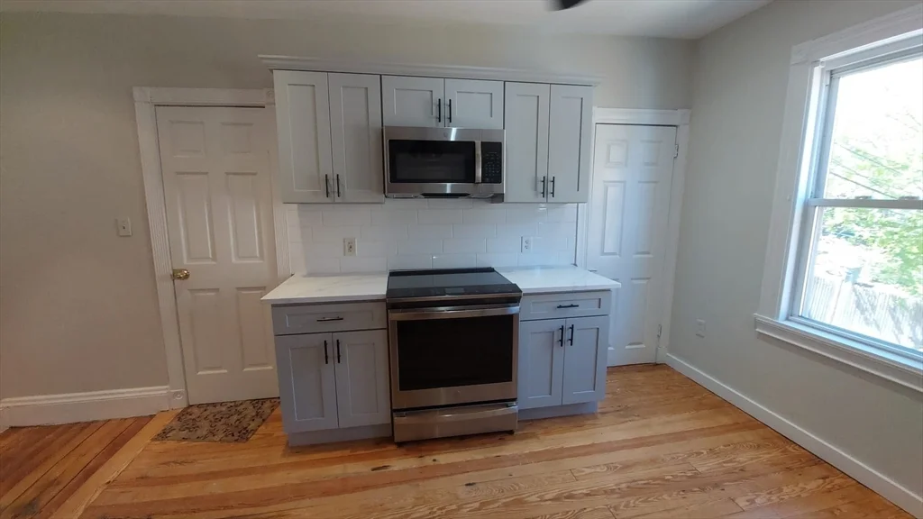 3 bed, 1 bath apartment for rent at 9 Woodville Park Unit 2, Roxbury — photo 4 of 19