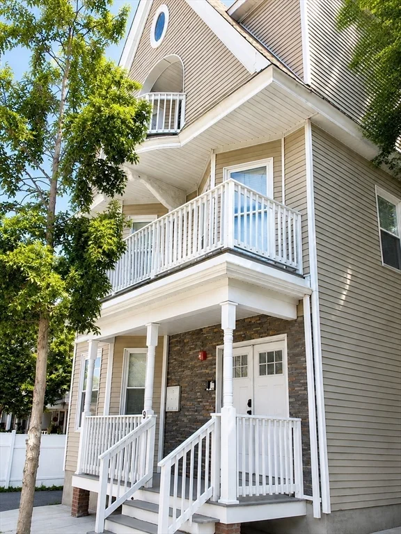 3 bed, 3 bath apartment for rent at 9 Woodward Park St Unit 1, Roxbury — photo 31 of 31