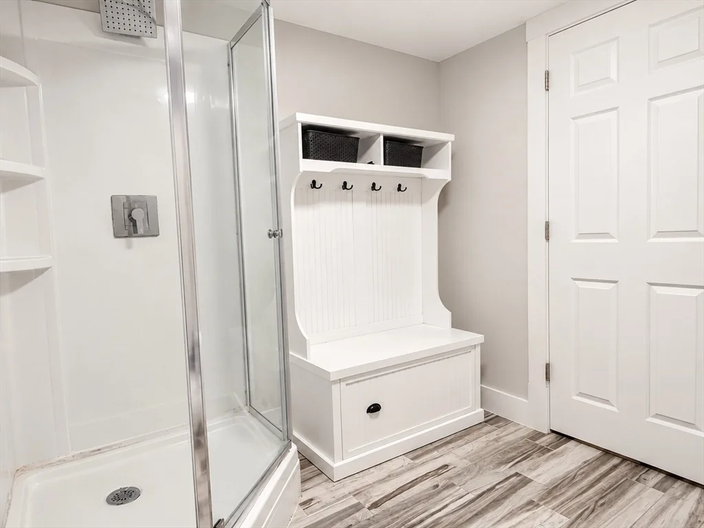 3 bed, 3 bath apartment for rent at 9 Woodward Park St Unit 1, Roxbury — photo 23 of 31