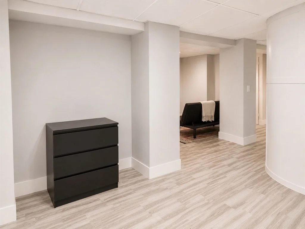 3 bed, 3 bath apartment for rent at 9 Woodward Park St Unit 1, Roxbury — photo 22 of 31