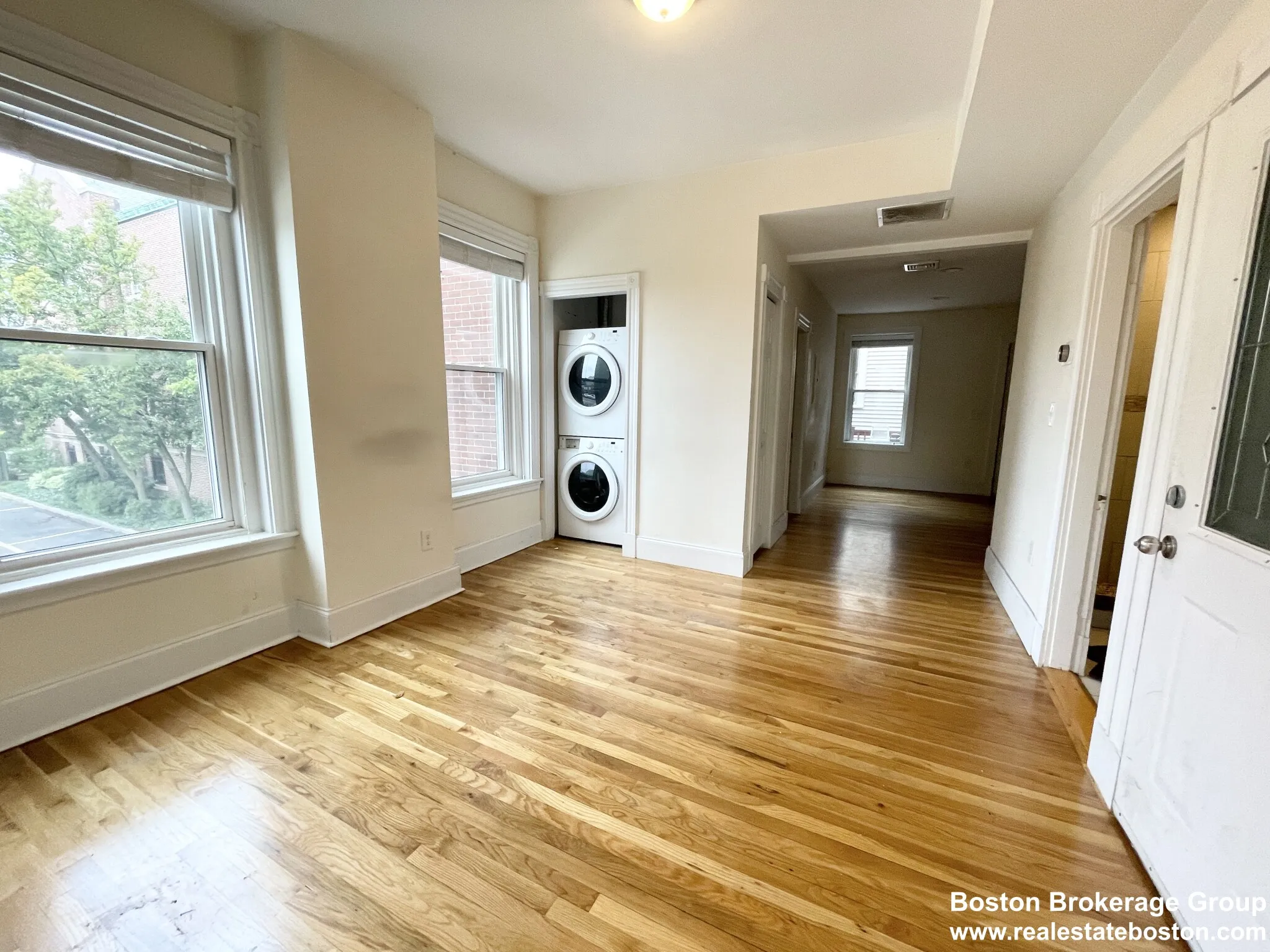 3 bed, 1 bath apartment for rent at 92 L St Unit 2, South Boston — photo 2 of 8
