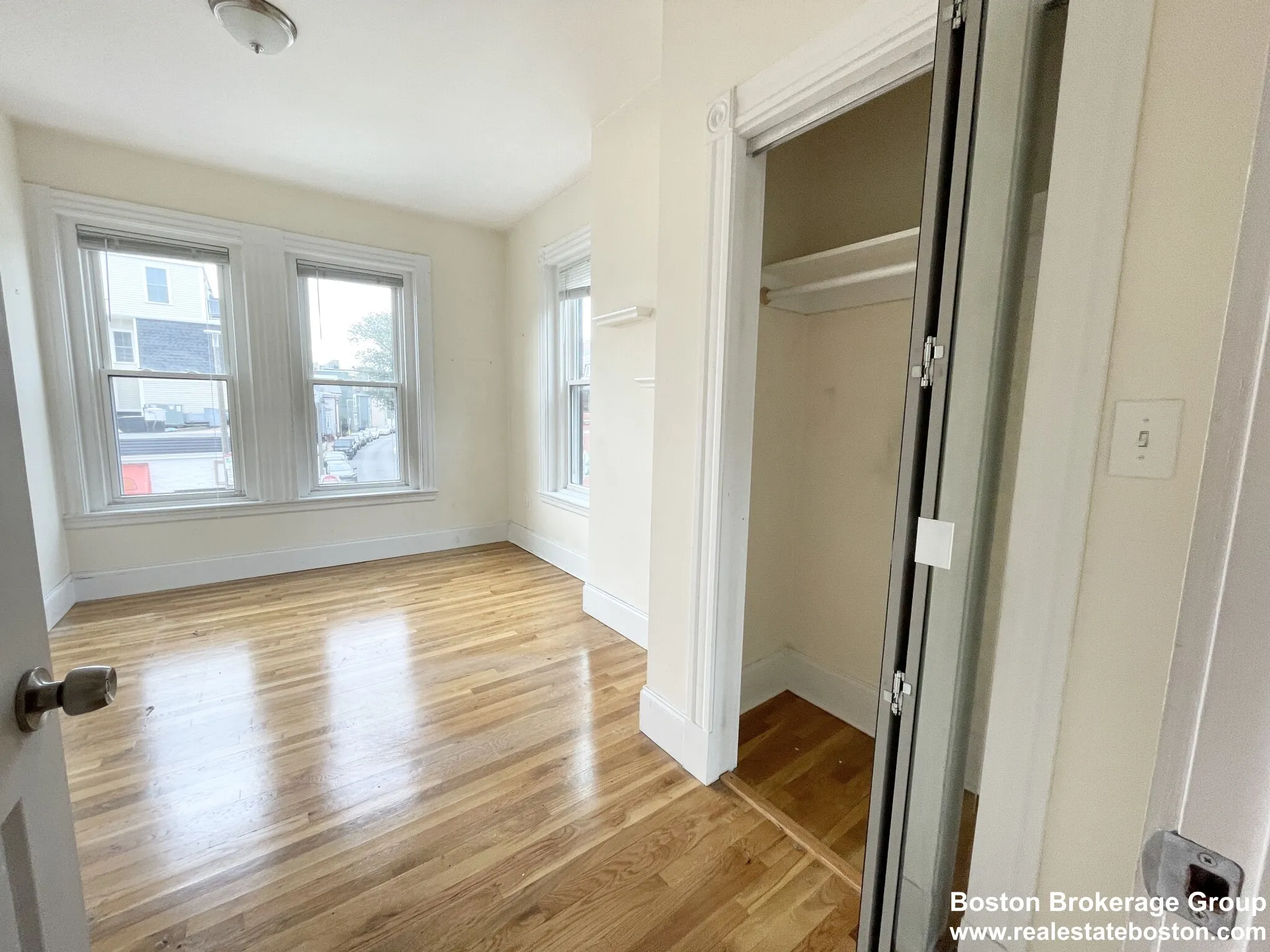 3 bed, 1 bath apartment for rent at 92 L St Unit 2, South Boston — photo 4 of 8