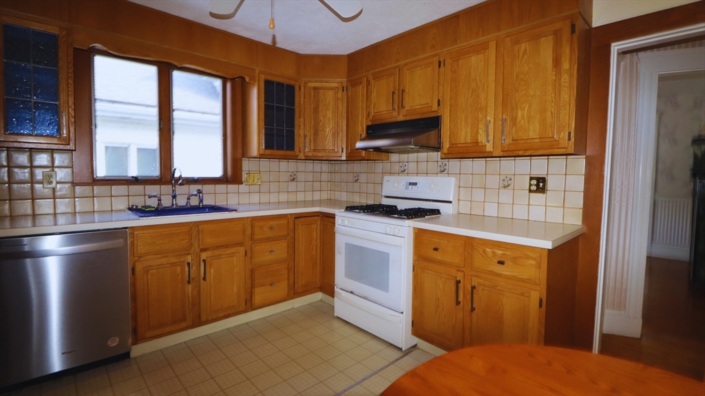 2 bed, 1 bath apartment for rent at 90-92 Normandy Unit 1, Cambridge — photo 12 of 19