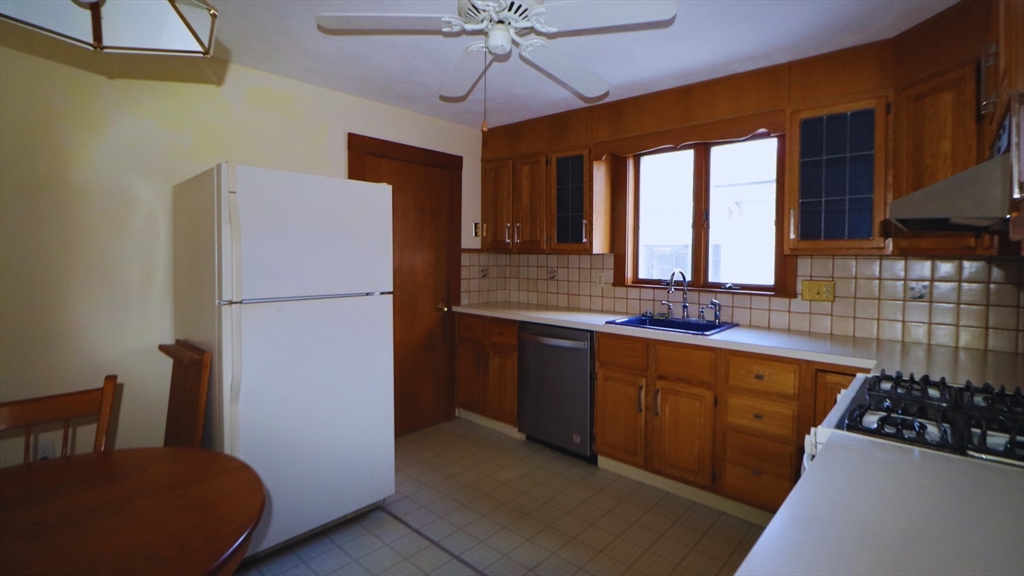 2 bed, 1 bath apartment for rent at 90-92 Normandy Unit 1, Cambridge — photo 10 of 19