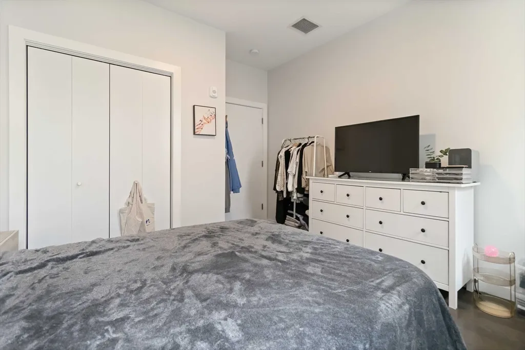 2 bed, 1.5 bath apartment for rent at 90 Antwerp St Unit 205, Allston — photo 11 of 23