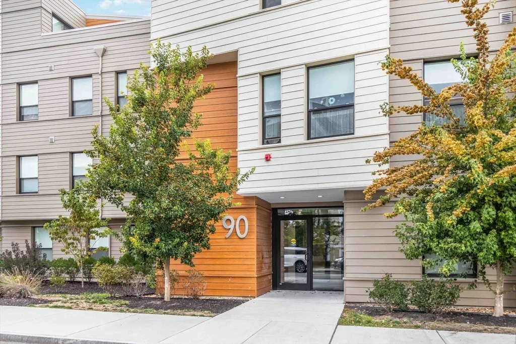 2 bed, 1.5 bath apartment for rent at 90 Antwerp St Unit 205, Allston — photo 2 of 23