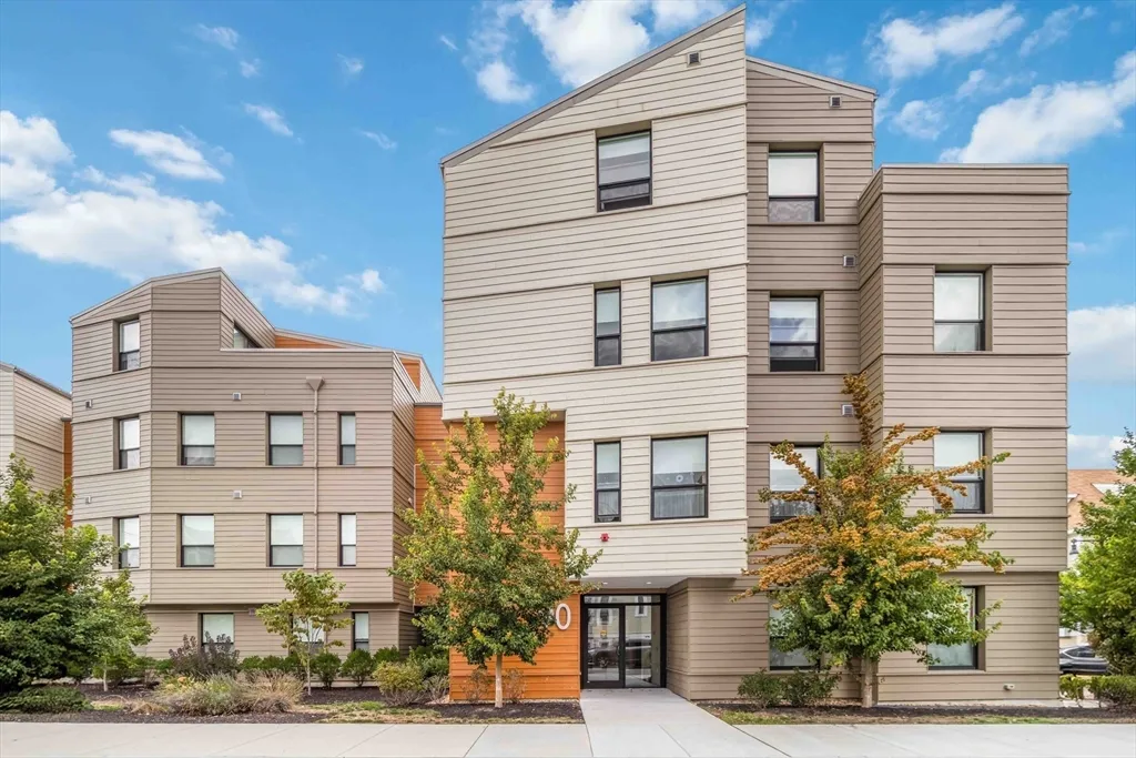 2 bed, 1.5 bath apartment for rent at 90 Antwerp St Unit 205, Allston