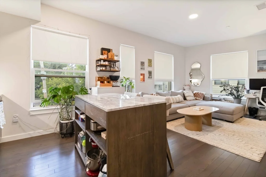 2 bed, 1.5 bath apartment for rent at 90 Antwerp St Unit H205, Brighton — photo 3 of 9