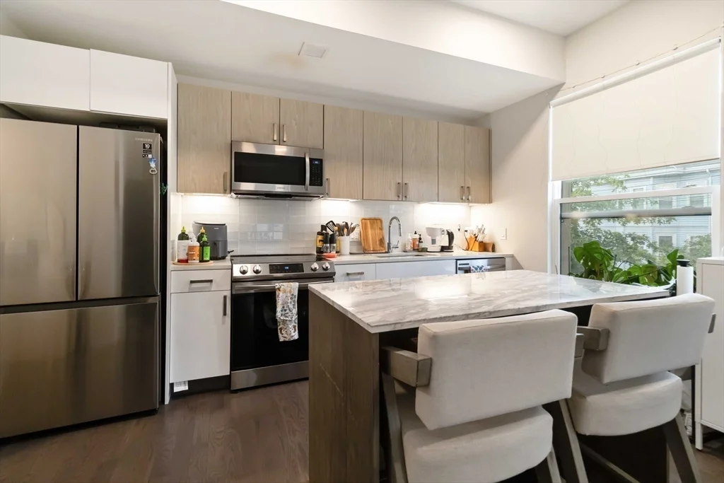 2 bed, 1.5 bath apartment for rent at 90 Antwerp St Unit H205, Brighton